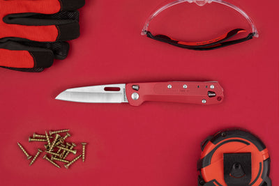 Leatherman Freeᵗᵐ K2 Pocket Knife Crimson Red